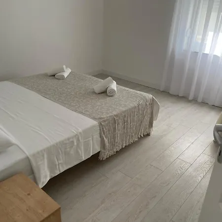 Outstanding Large For 6+2