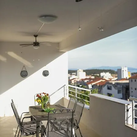 Outstanding Large For 6+2 Apartman *