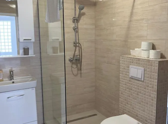 Outstanding Large For 6+2 * Makarska