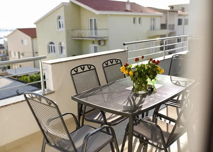 Apartment Outstanding Large For 6+2