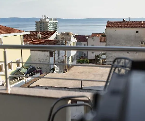 Apartment Outstanding Large For 6+2 Makarska