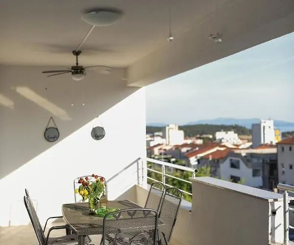 Outstanding Large For 6+2 Apartment *